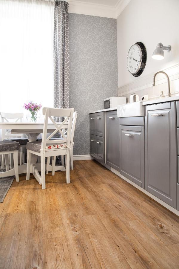 Househost Apartment :Zacisze Street クラクフ エクステリア 写真