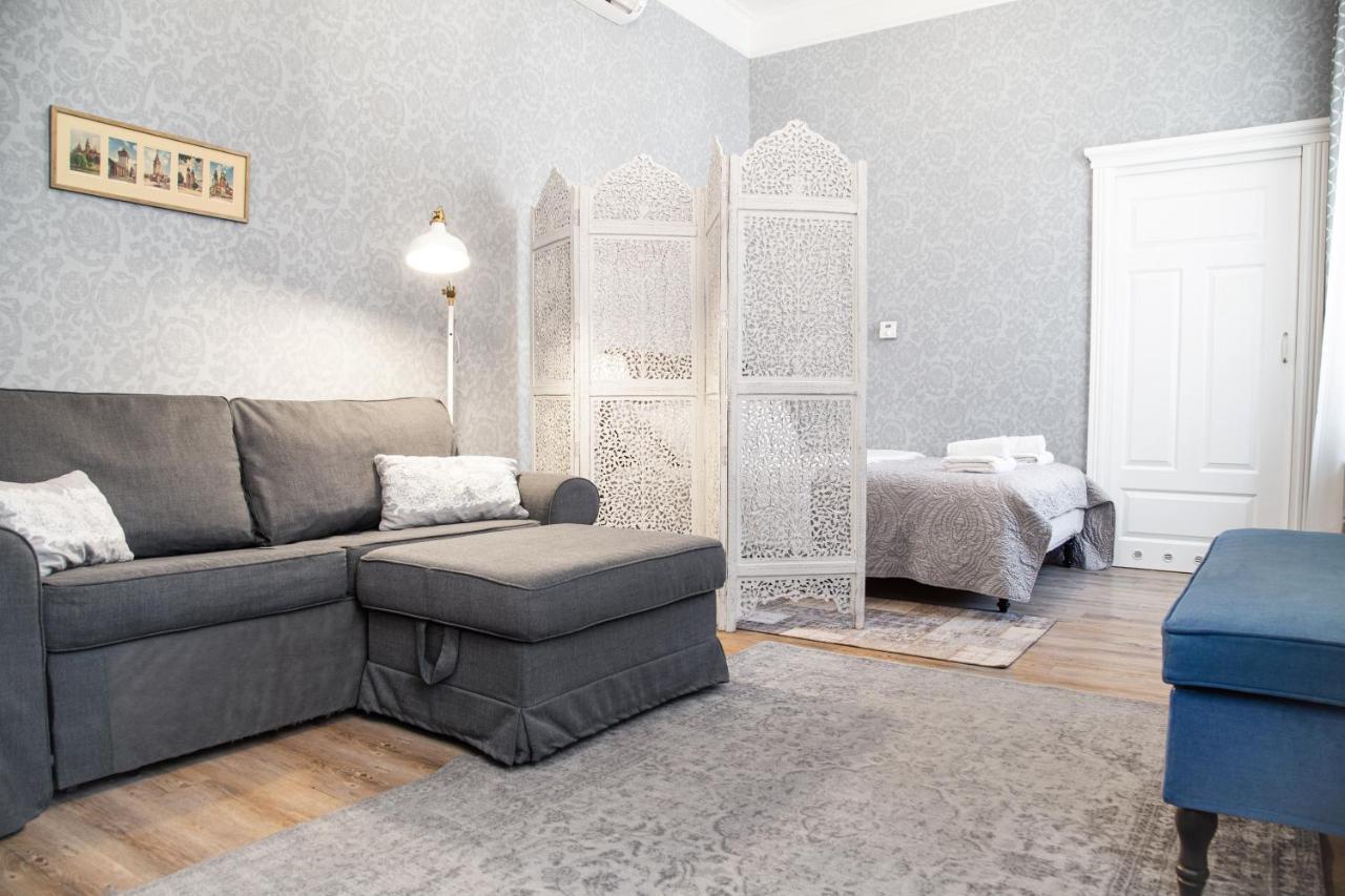 Househost Apartment :Zacisze Street クラクフ エクステリア 写真