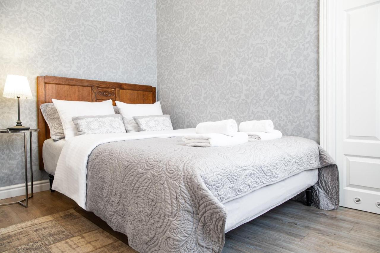 Househost Apartment :Zacisze Street クラクフ エクステリア 写真