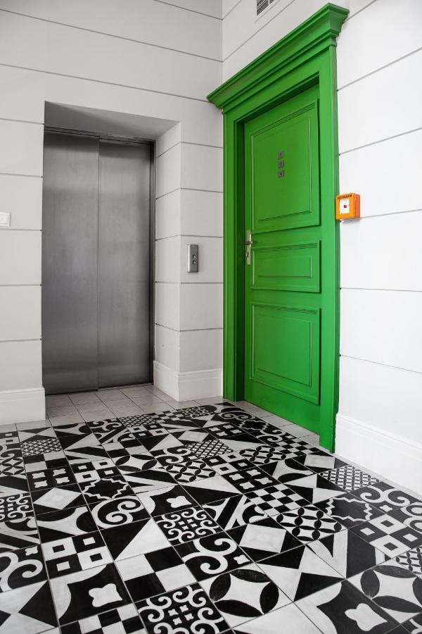 Househost Apartment :Zacisze Street クラクフ エクステリア 写真